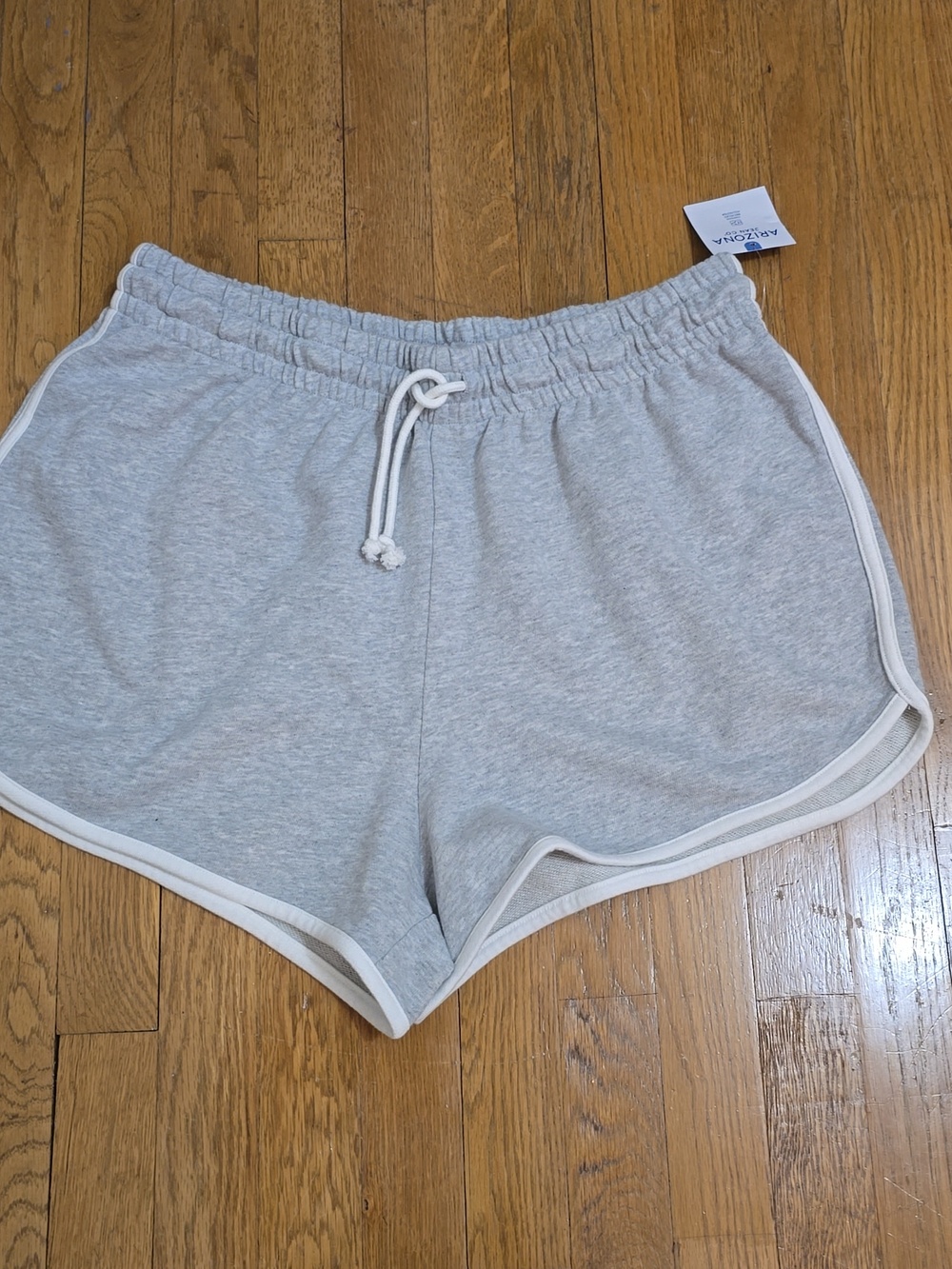 ARIZONA JEAN CO BRAND WOMEN'S JUNIOR SIZE GRAY & WHITE SHORTS SIZE XL